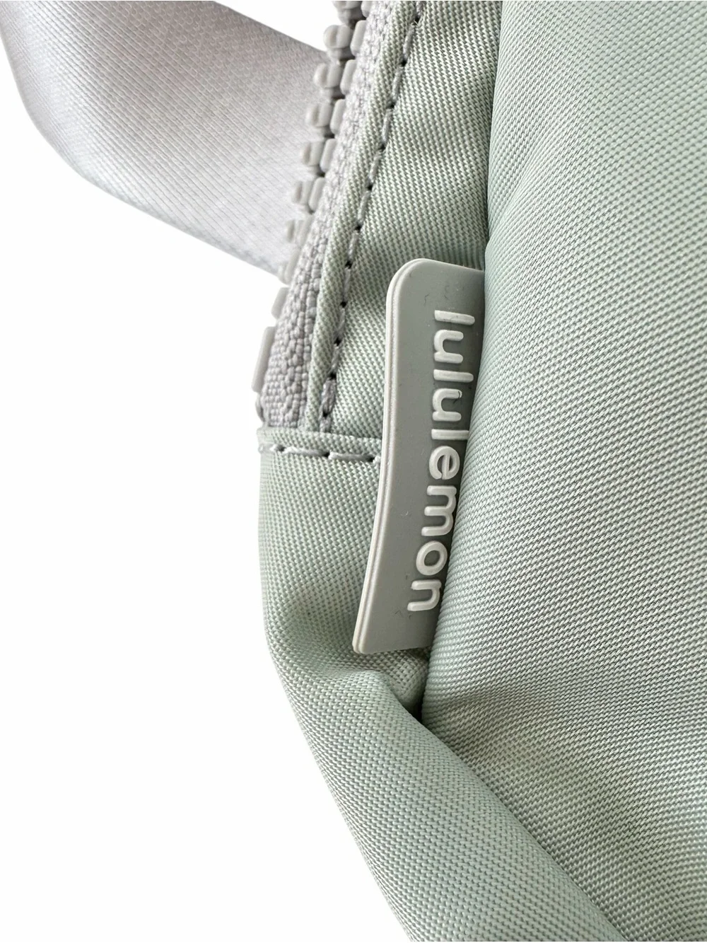 NWT Lululemon Everywhere Belt Bag 1L Gray Silver Drop One Size